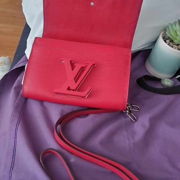 Louis Vuitton Epi Leather Clutch - Picture 2 of 7